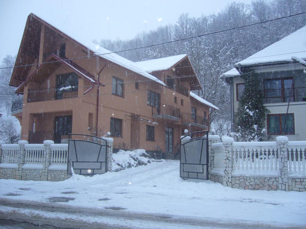 Dupa Apa La Razvan Sighetu Marmatiei Exterior photo