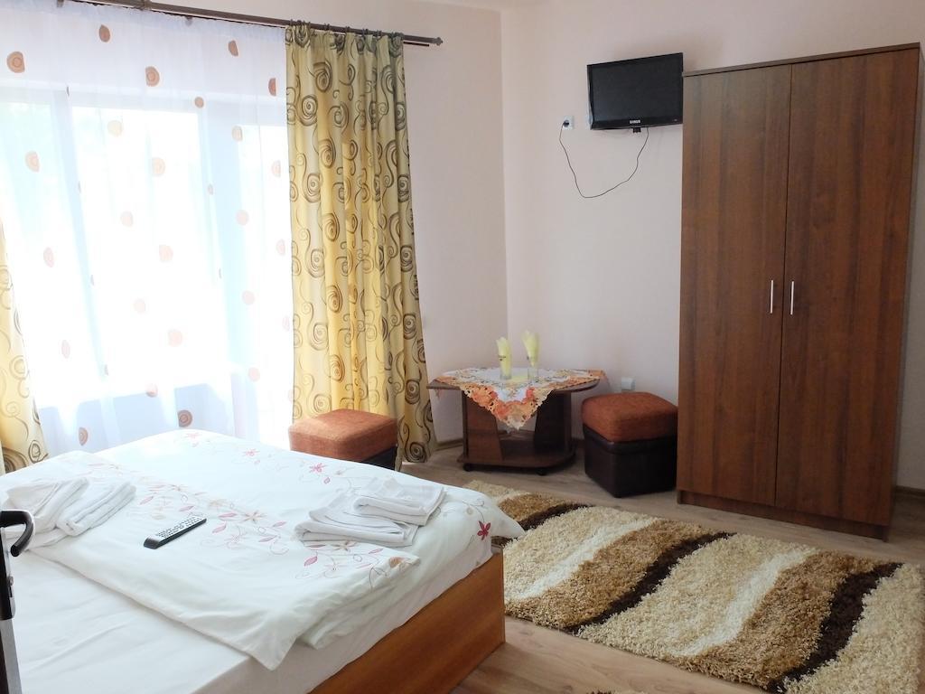 Dupa Apa La Razvan Sighetu Marmatiei Room photo